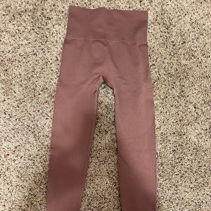 Amazon leggings size small bit tight